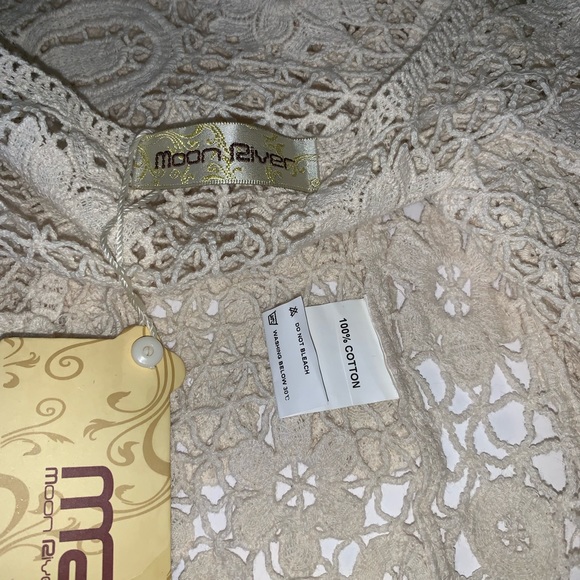 Summer sleeveless lace vest - Picture 4 of 4